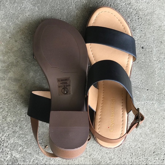 1 LEFT Tum 2-tone Black Tan Low Block Heel Sandal - Picture 8 of 8